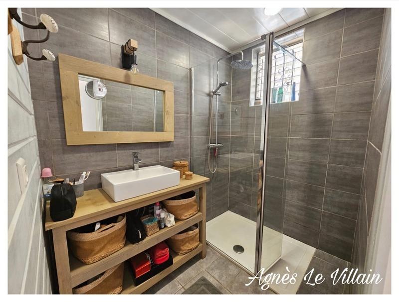 Villa - 198 m² - 9 pièces