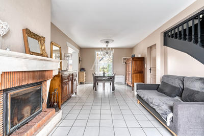 Maison - 210 m² - 6 pièces