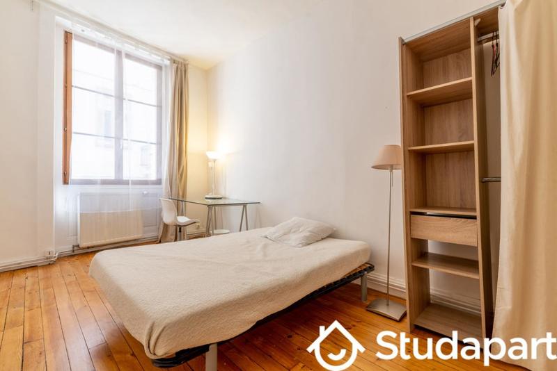 Chambre - 12 m² - 1 pièce