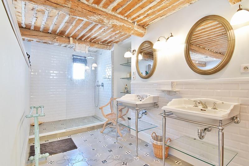 Maison - 349 m² - 10 pièces