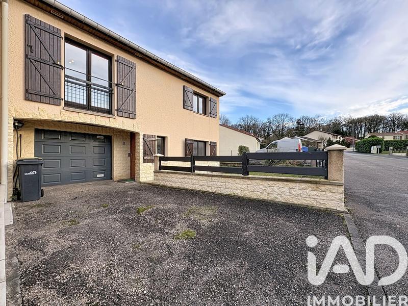 Maison - 90 m² - 5 pièces