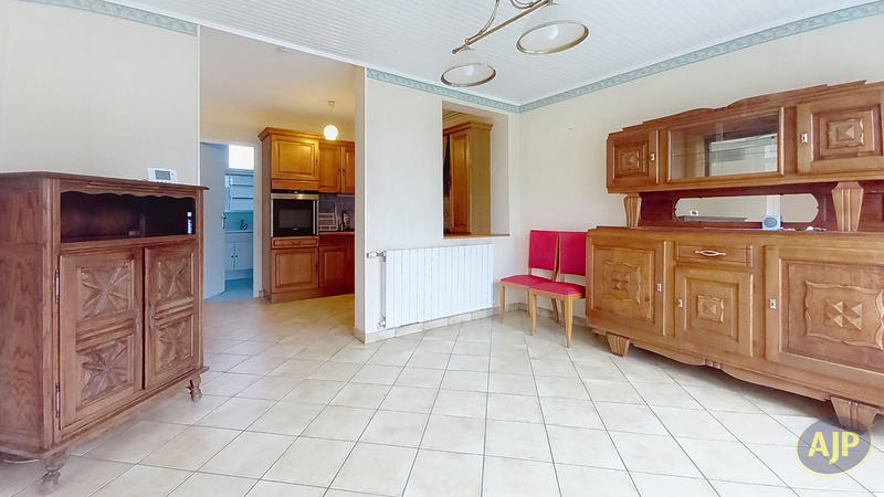 Maison - 90 m² - 5 pièces