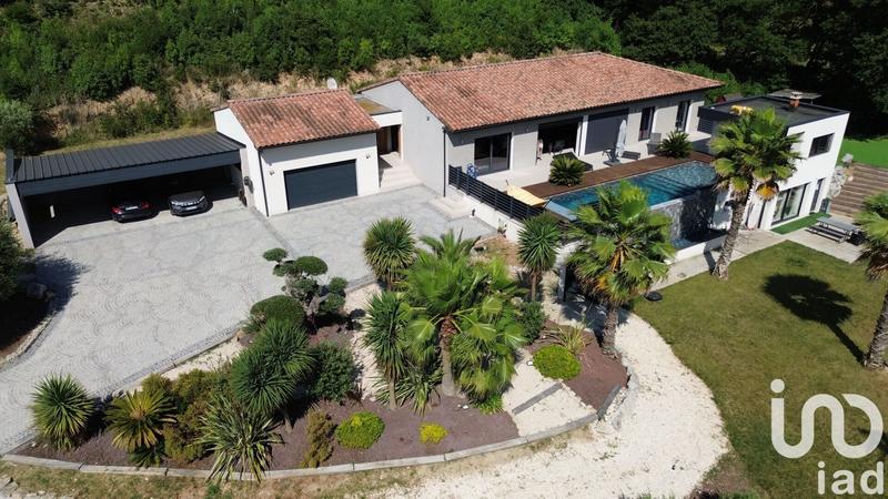 Maison - 158 m² - 5 pièces