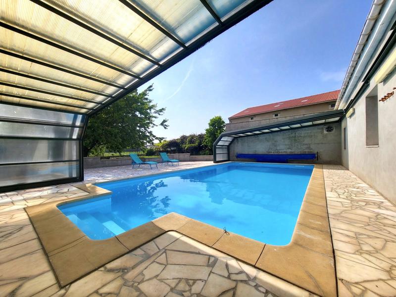 Maison - 267 m² - 8 pièces