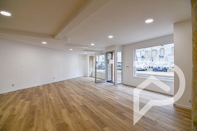 Local commercial - 81 m² - 2 pièces