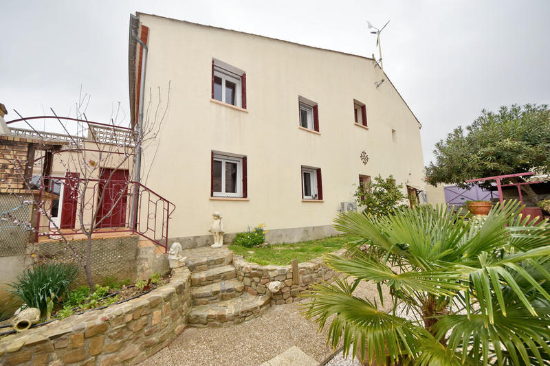 Maison - 220 m² - 7 pièces