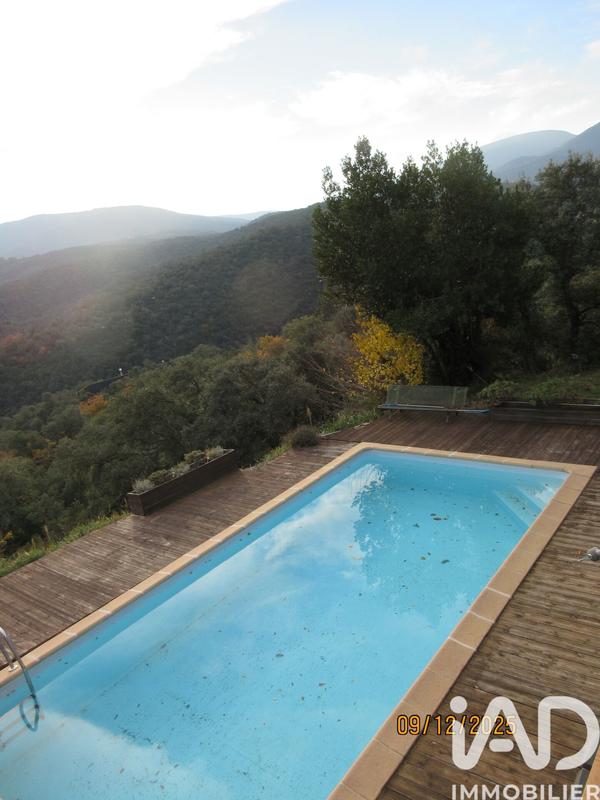 Maison - 275 m² - 10 pièces