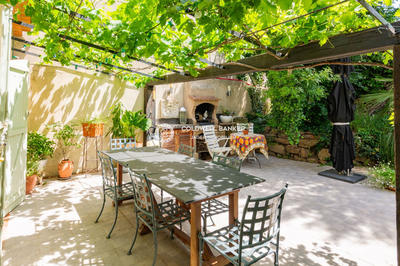 Maison - 218 m² - 7 pièces