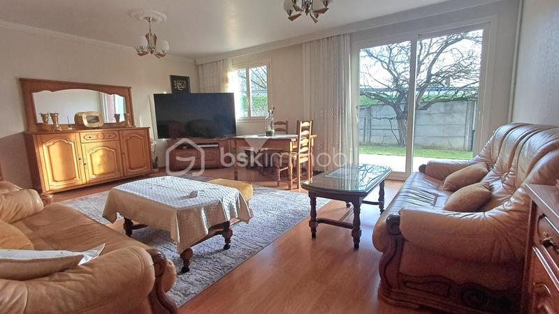 Maison - 215 m² - 8 pièces