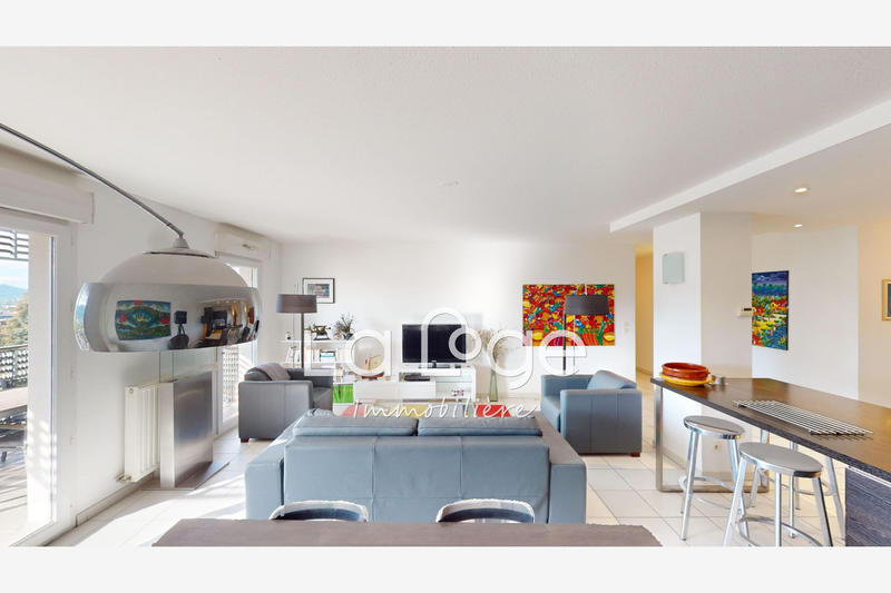 Appartement - 100 m² - 4 pièces