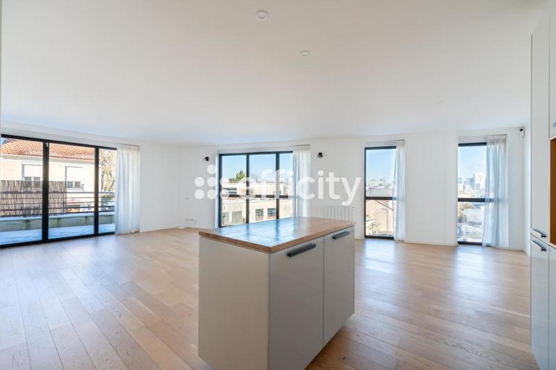 Appartement - 110 m² - 4 pièces