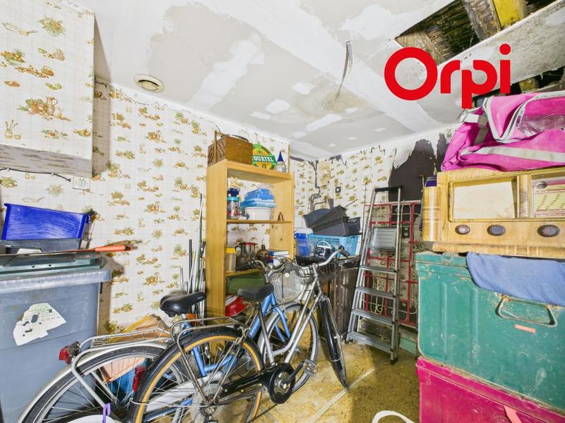 Immeuble - 210 m² - 12 pièces