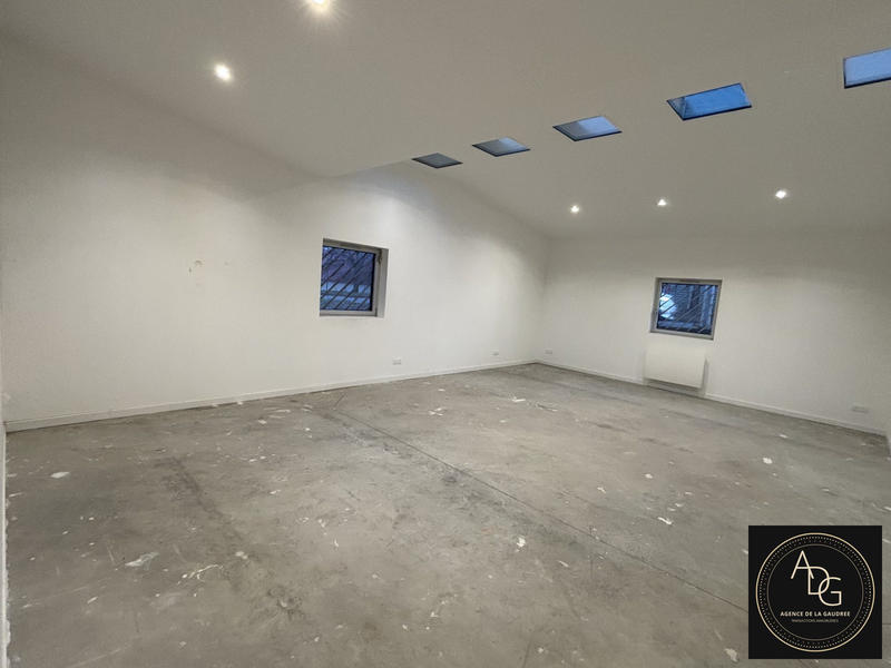 Local commercial - 120 m² - 3 pièces