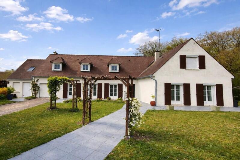 Maison - 290 m² - 8 pièces