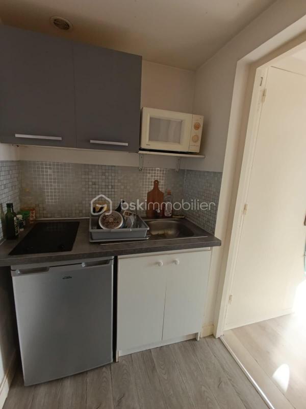 Studio - 90 m² - 4 pièces