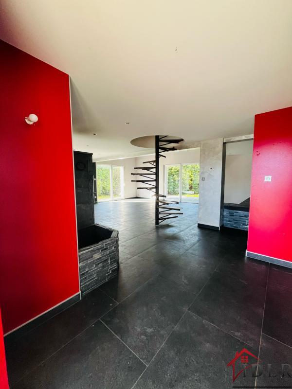 Maison - 240 m² - 7 pièces