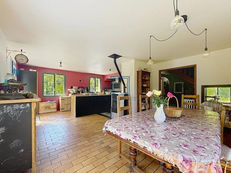 Maison - 164 m² - 8 pièces