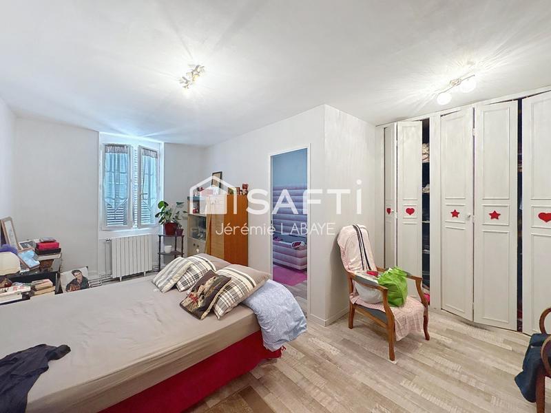 Maison - 180 m² - 7 pièces