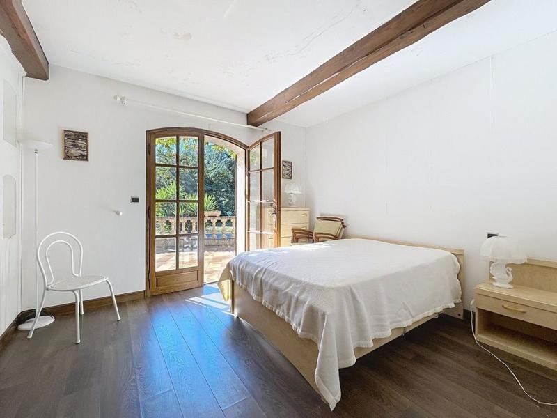 Maison - 362 m² - 5 pièces