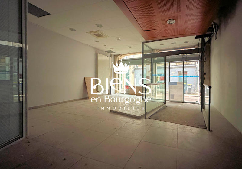 Bureau - 142 m² - 8 pièces