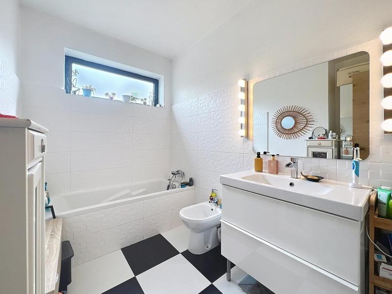 Maison - 186 m² - 7 pièces