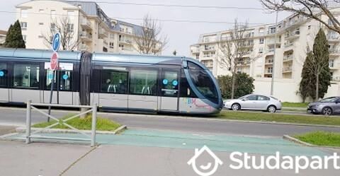 Chambre - 11 m² - 1 pièce