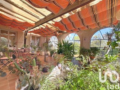 Maison - 236 m² - 7 pièces