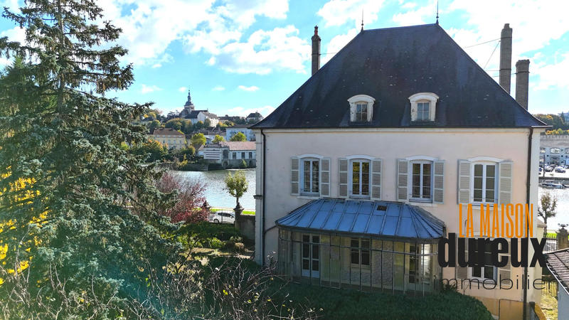 Maison - 310 m² - 12 pièces