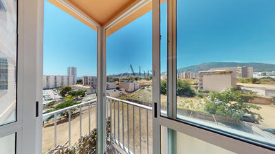 Appartement - 79 m² - 4 pièces