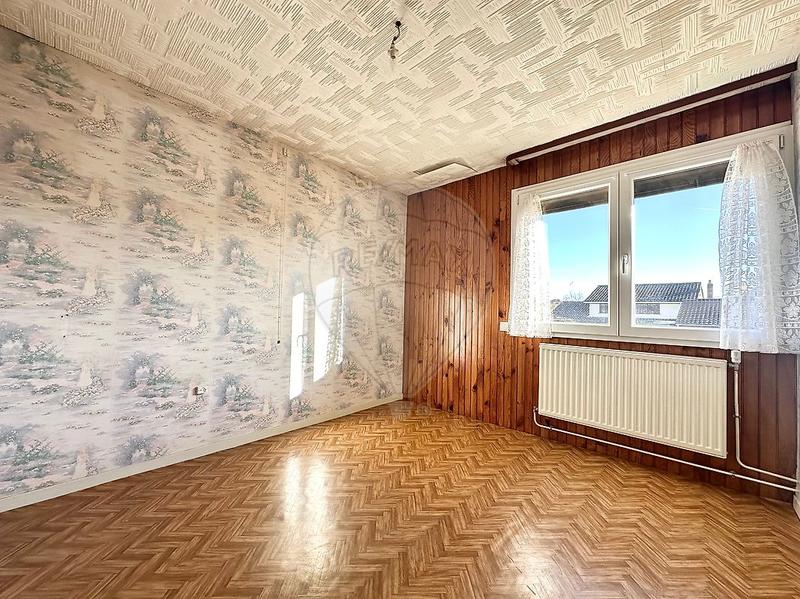 Maison - 96 m² - 5 pièces