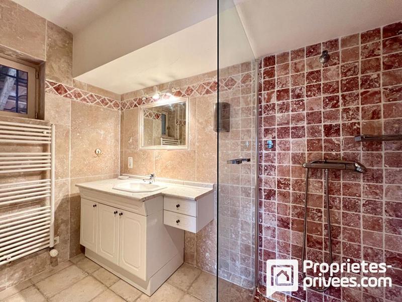 Maison - 230 m² - 7 pièces