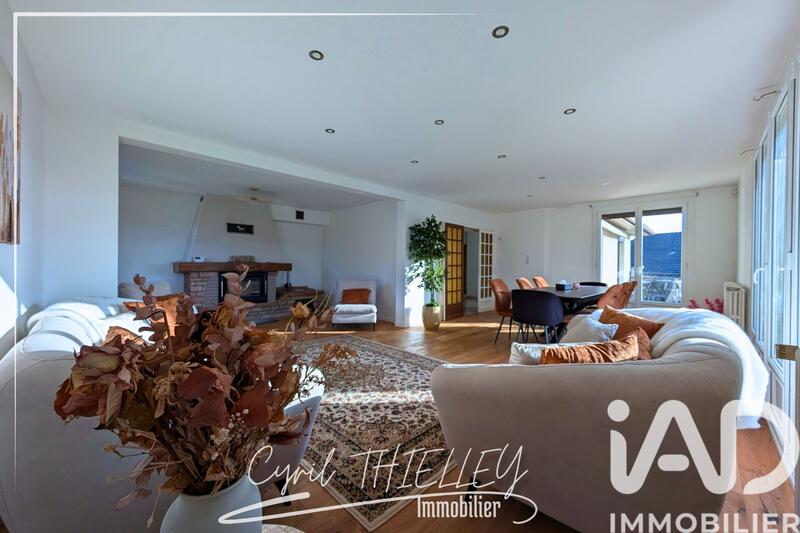 Maison - 180 m² - 8 pièces