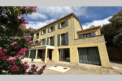 Maison - 360 m² - 16 pièces