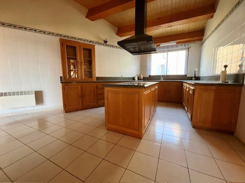 Maison - 230 m² - 6 pièces