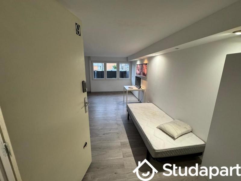 Chambre - 11 m² - 1 pièce