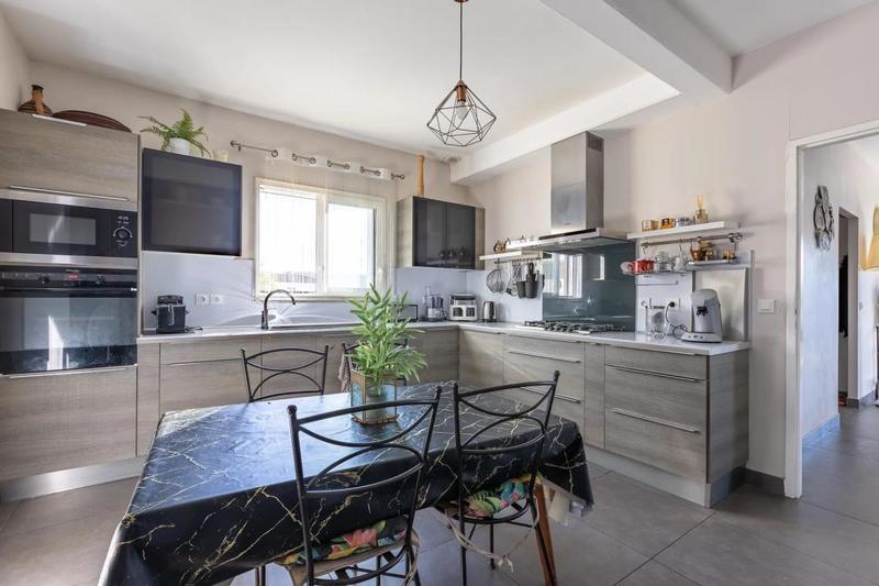 Maison - 146 m² - 7 pièces