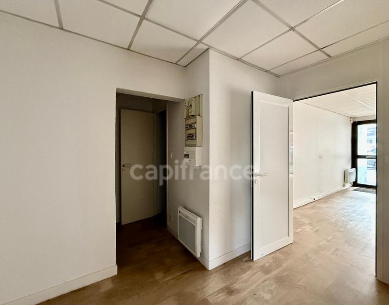 Bureau - 63 m² - 2 pièces