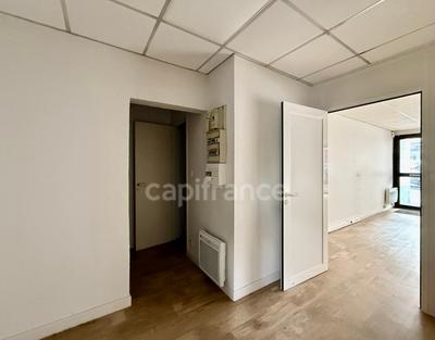 Bureau - 63 m² - 2 pièces