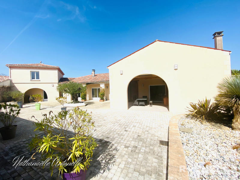 Maison - 311 m² - 7 pièces