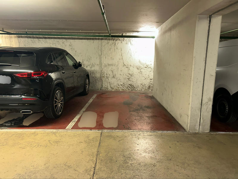 Parking / Garage - 12 m²