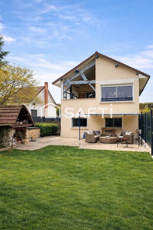 Maison - 205 m² - 10 pièces