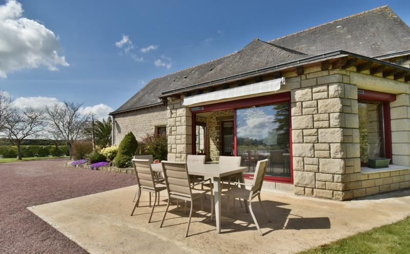 Maison - 241 m² - 7 pièces