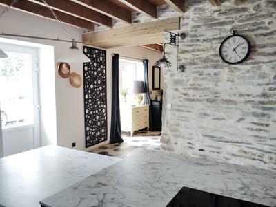 Maison - 233 m² - 7 pièces