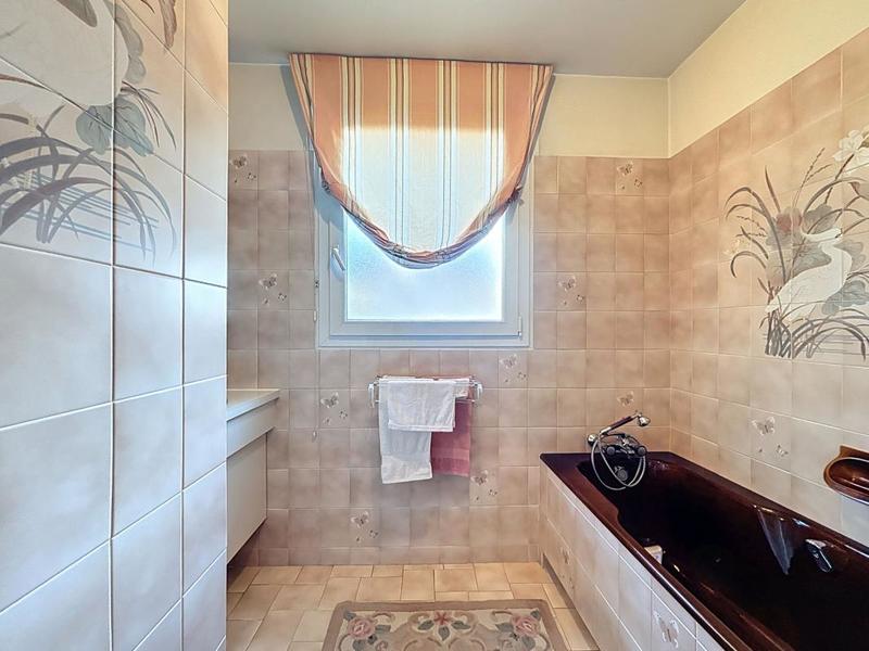 Maison - 166 m² - 7 pièces