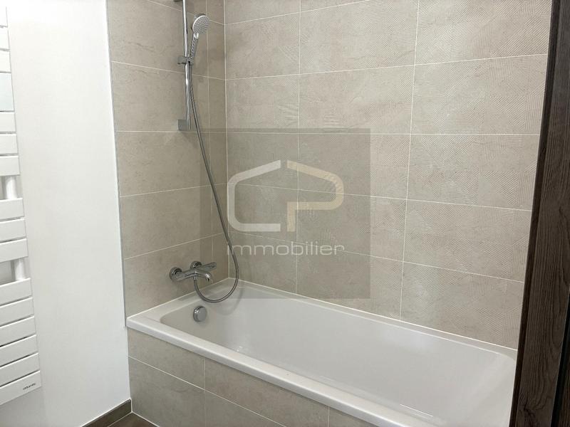 Appartement - 93 m² - 4 pièces