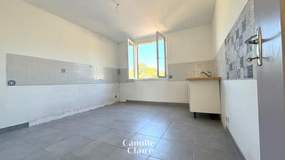 Appartement - 95 m² - 4 pièces