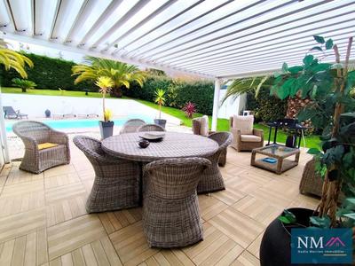 Maison - 140 m² - 5 pièces