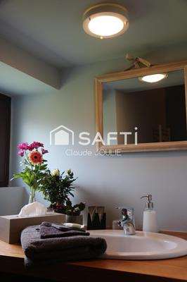 Maison - 278 m² - 9 pièces