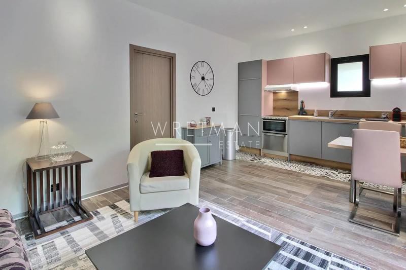 Villa - 257 m² - 6 pièces