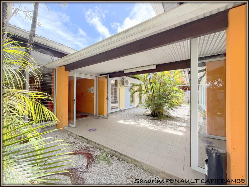 Bureau - 457 m² - 18 pièces